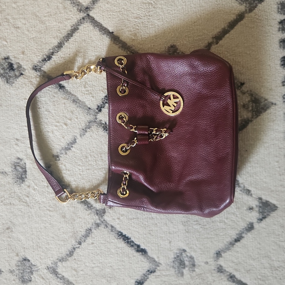 Medium sized Michael Kors bag